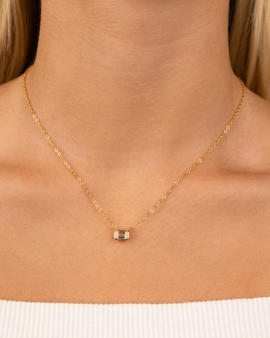 Sterling Silver Emerald Bezel Set Pendant